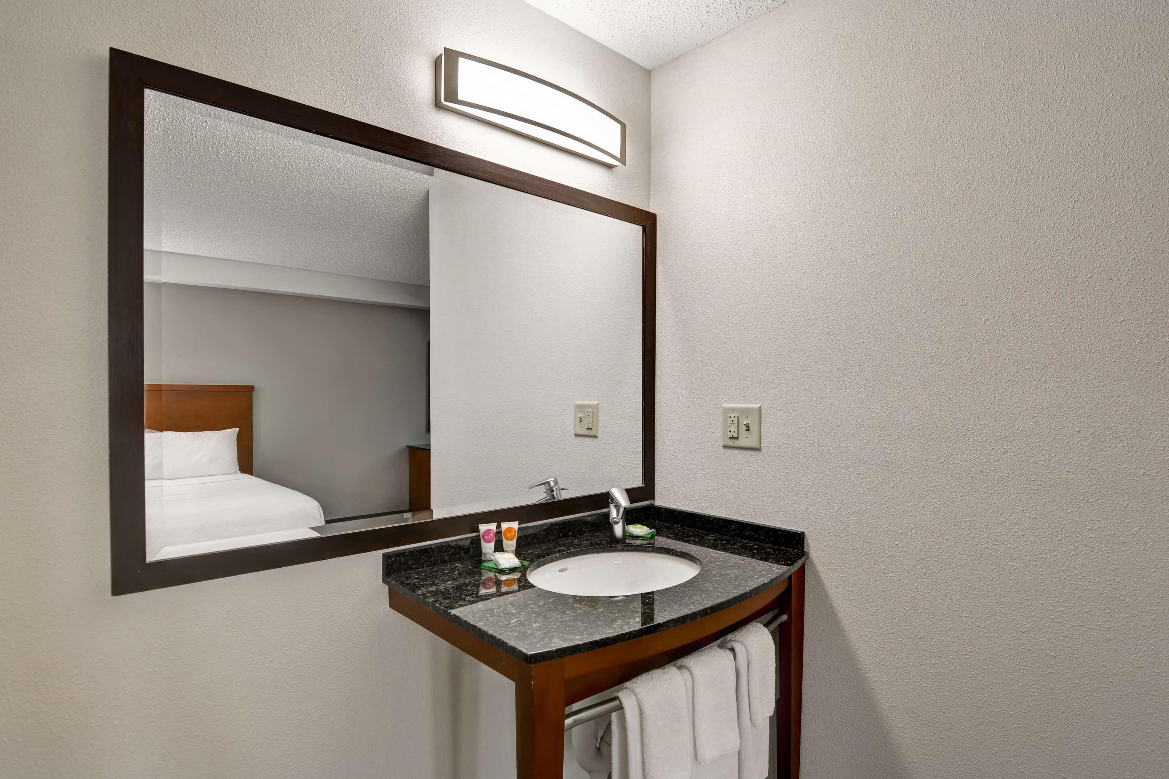 Hyatt Place Birmingham/הובר מראה חיצוני תמונה