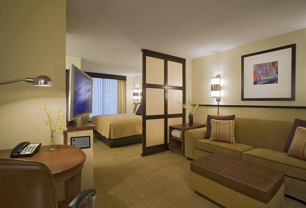 Hyatt Place Birmingham/הובר מראה חיצוני תמונה